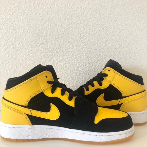 Air Jordan 1 Mid New Love 2017 - Picture 6 of 15